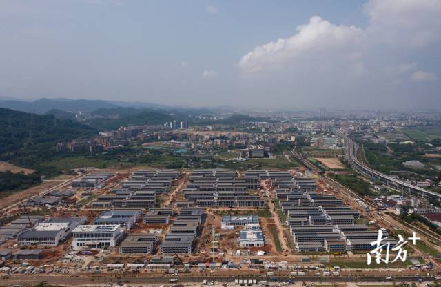    南方+ 徐昊 拍摄