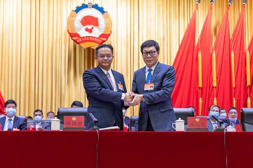 握手（全伟民摄）500.jpg