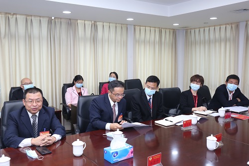 主席团常务主席邵国明、姚忠伟下组与委员交流
