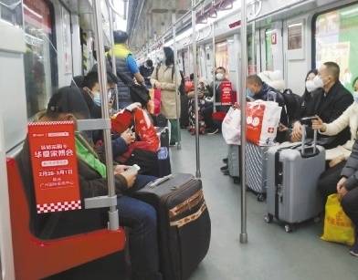 市民出行，一定要做好个人防护。记者骆昌威 通讯员连俊、邓志聪摄