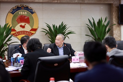 区政协副主席陈祖进下组与委员交流.jpg