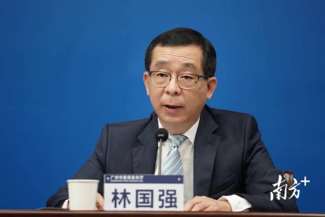 南方+ 张梓望 拍摄